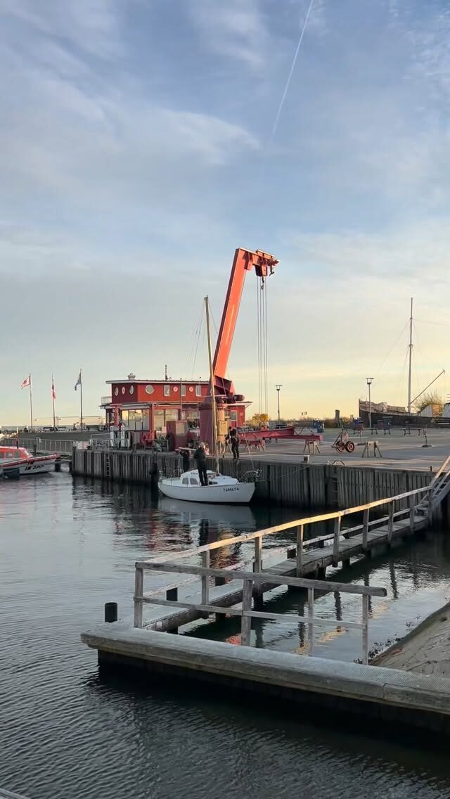 Instagram post from realsailing_official. This post is in position 5.